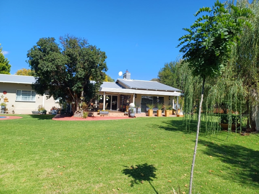 4 Bedroom Property for Sale in Lime Acres Northern Cape